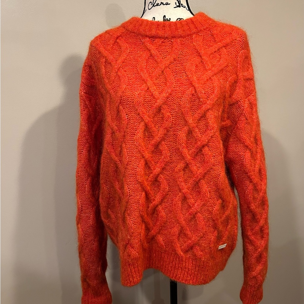 TILLEY Soft Knit Mohair Cable Crew Neck Long Sleeve Sweater